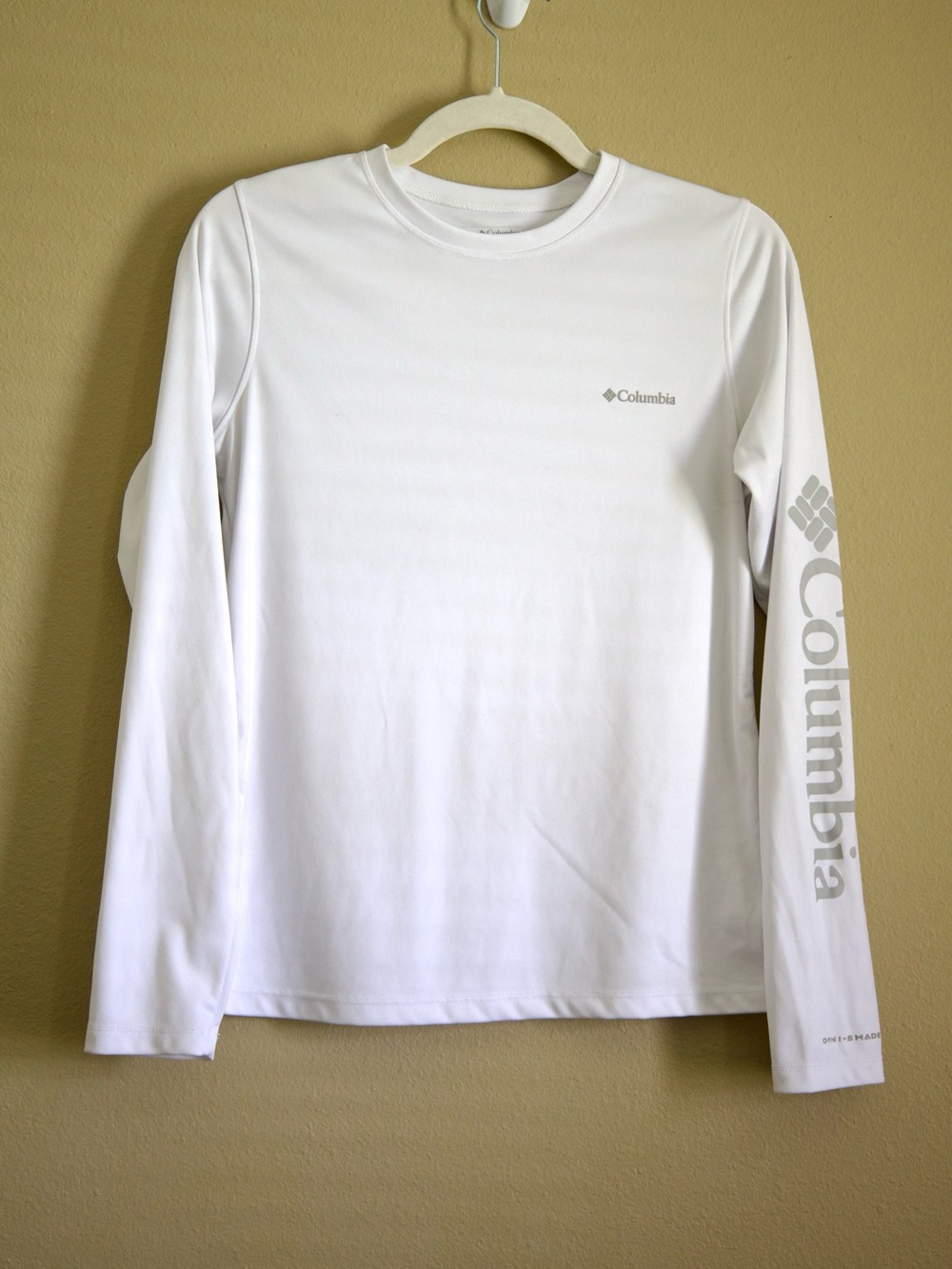 Columbia White Omni-Shade Long Sleeve Performance Sun Shirt Small